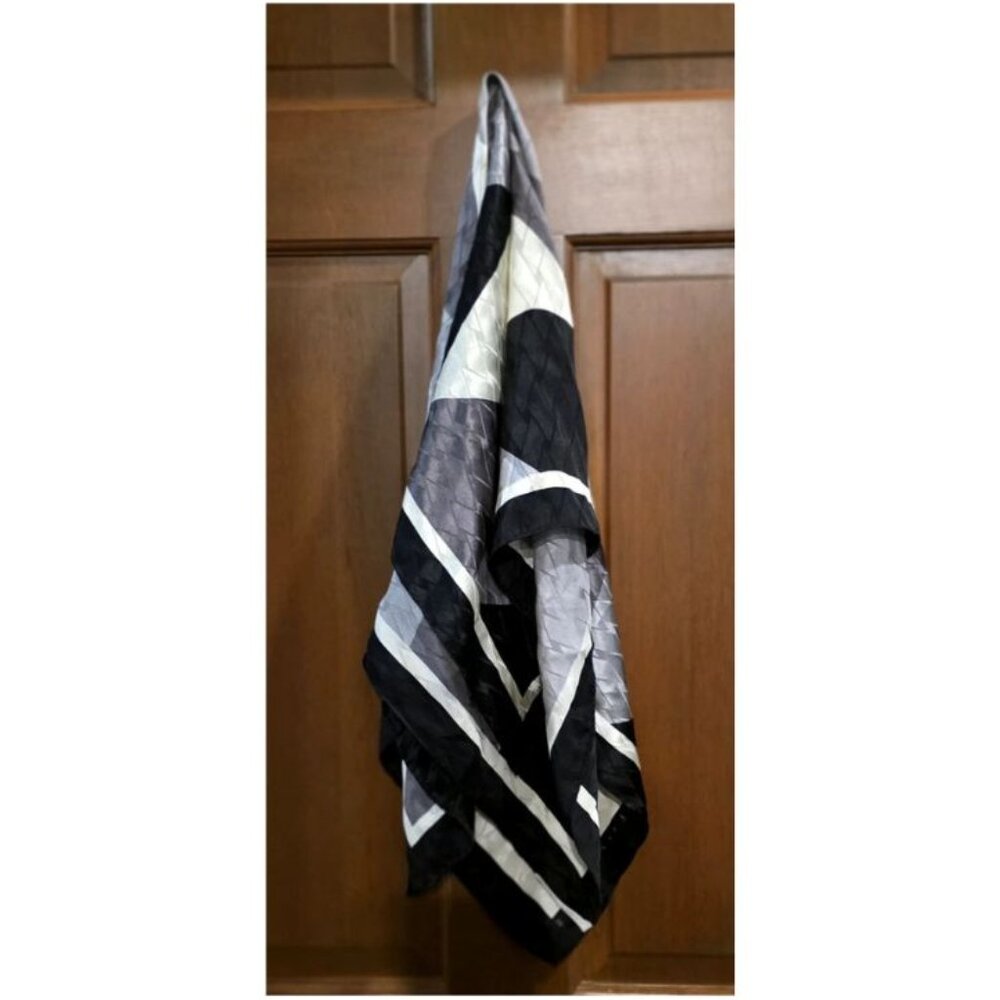 VINTAGE PERRY ELLIS 100% SILK SCARF MADE JAPAN 31" SQ BLACK/WHITE/GRAY